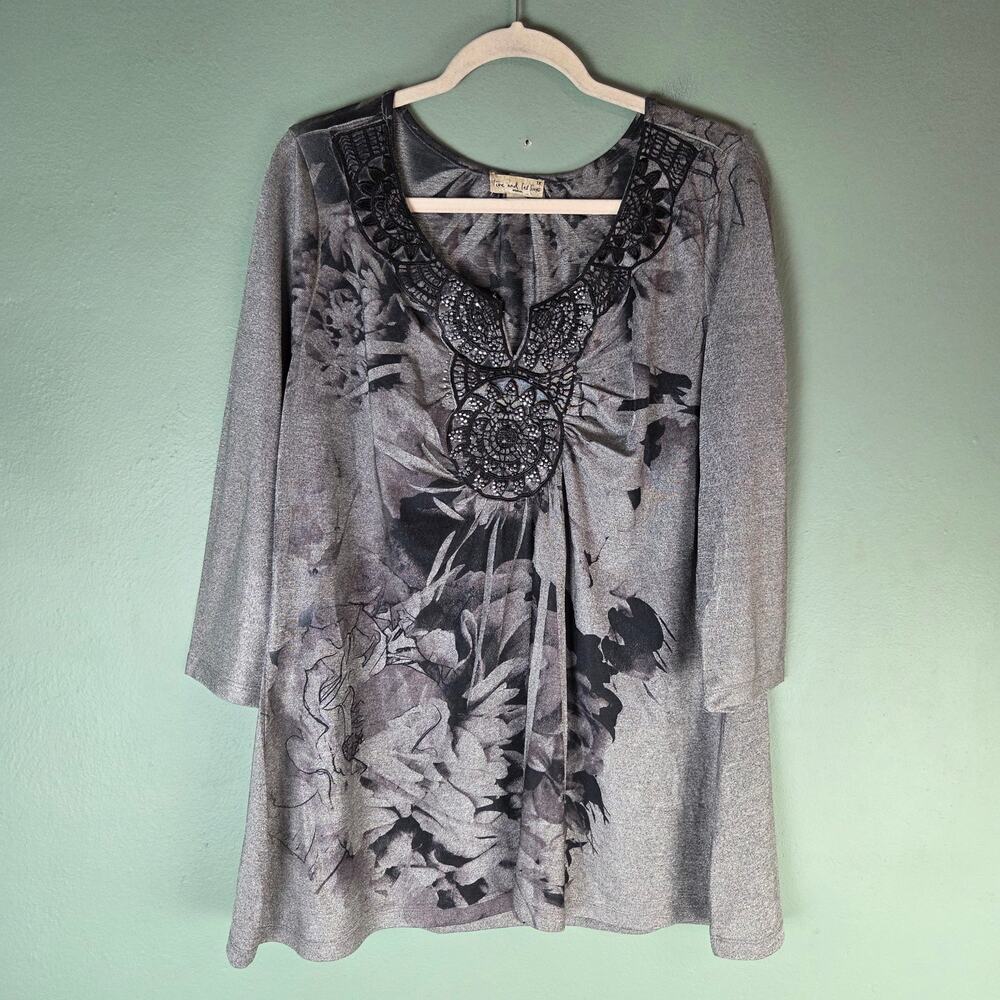 Live and Let Live Womens 1X Gray Floral Tunic Top Whimisigoth Fairy Embellished